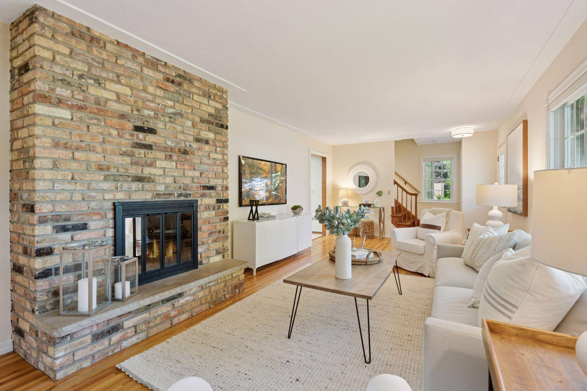 Edina, MN 55436,5613 Warden AVE