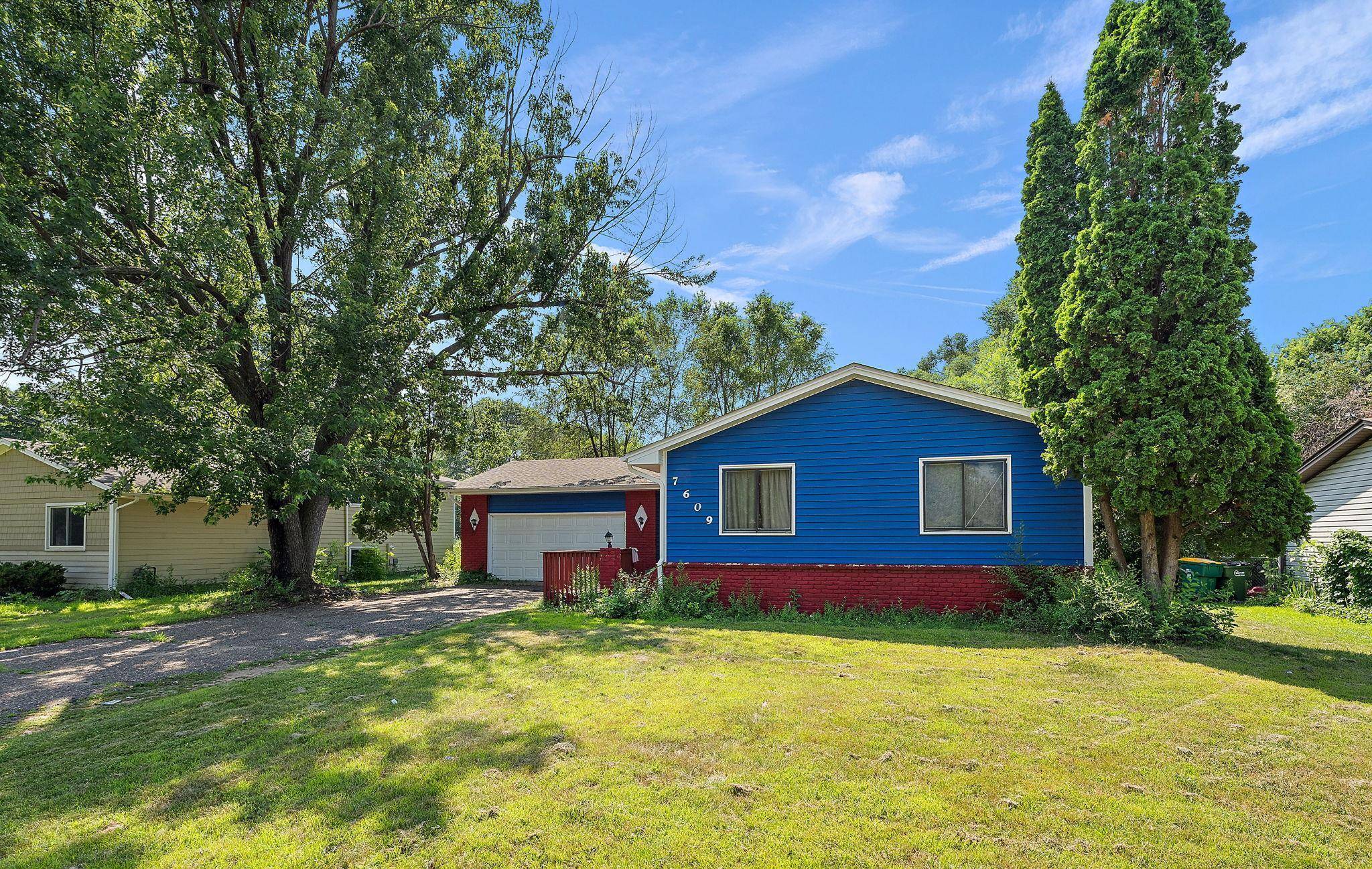 7609 James AVE N, Brooklyn Park, MN 55444
