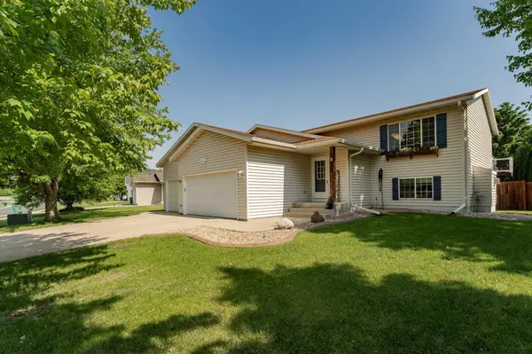 Pine Island, MN 55963,2 Lillie LN SE