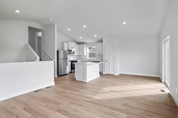 Cambridge, MN 55008,625 Redwood LOOP N