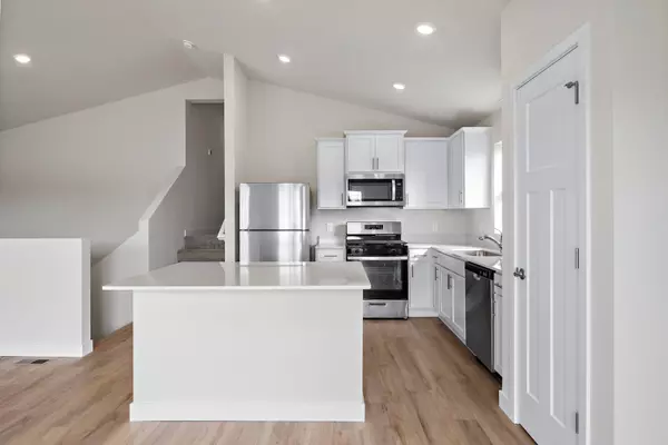 Cambridge, MN 55008,620 Redwood LOOP N