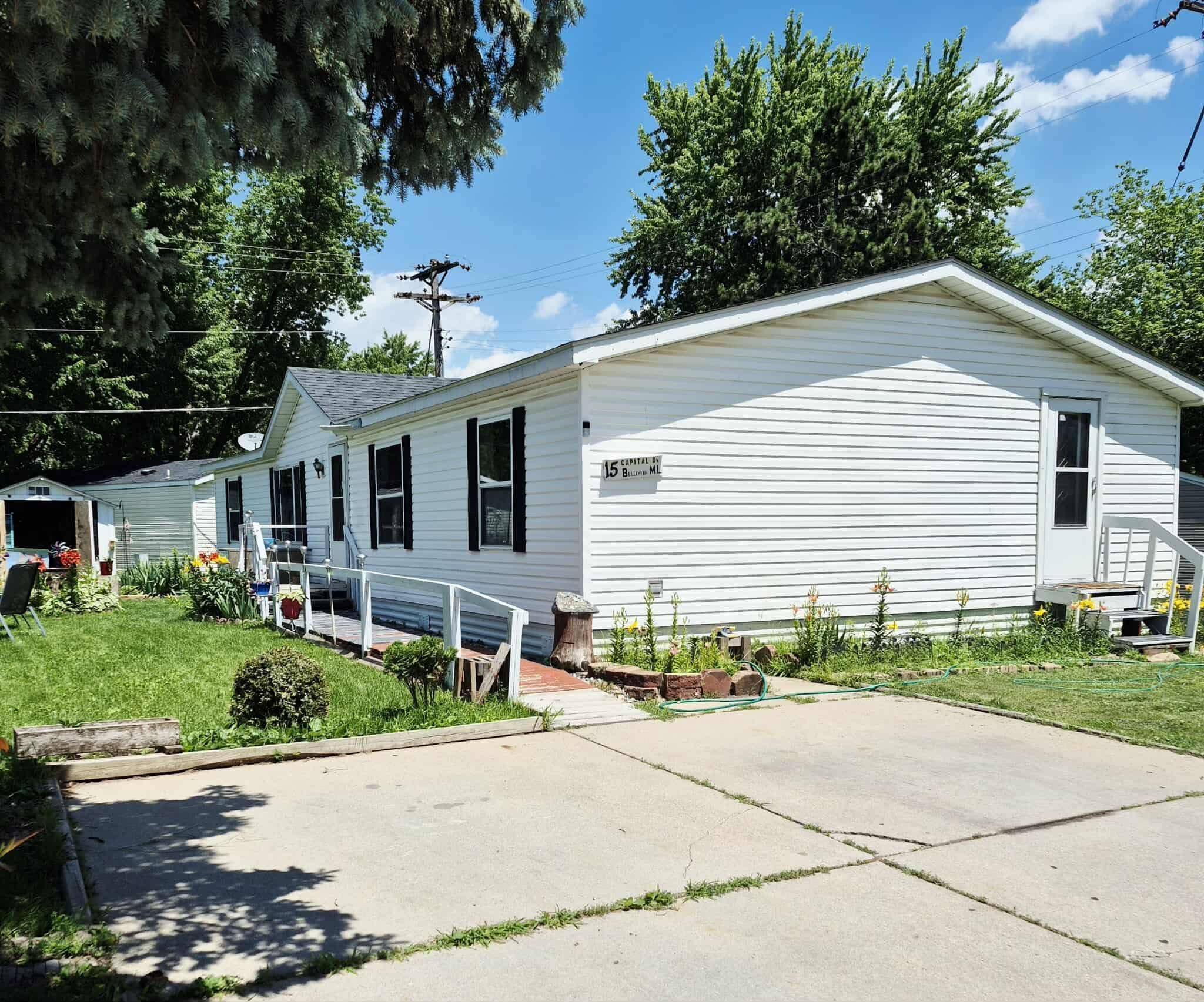 15 Capital DR, Inver Grove Heights, MN 55076