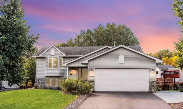 18888 Eaglewood TRL, Farmington, MN 55024