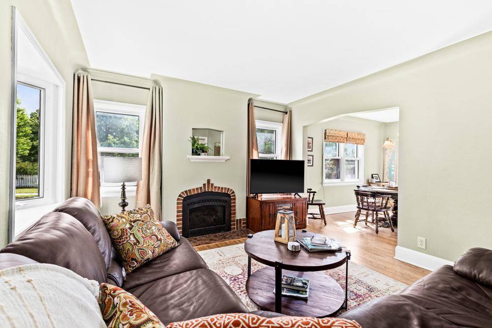 Duluth, MN 55804,4332 Cooke ST