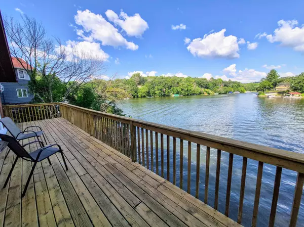 40402 Ryans Bay RD, Zumbro Falls, MN 55991