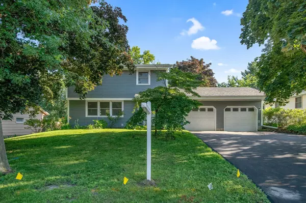 Maplewood, MN 55109,2205 Mapleview AVE