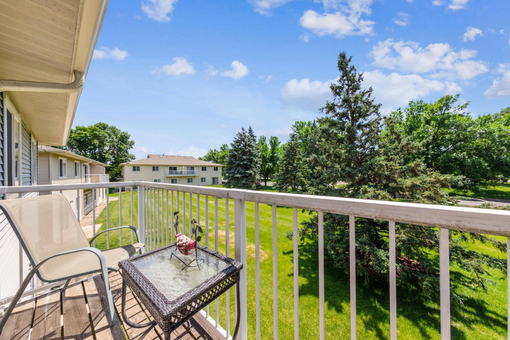 Vadnais Heights, MN 55127,1011 Pond View CT