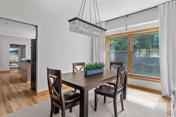 Minnetonka, MN 55345,16101 Boulder Creek DR