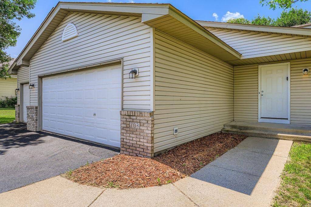Isanti, MN 55040,703 11th AVE SW