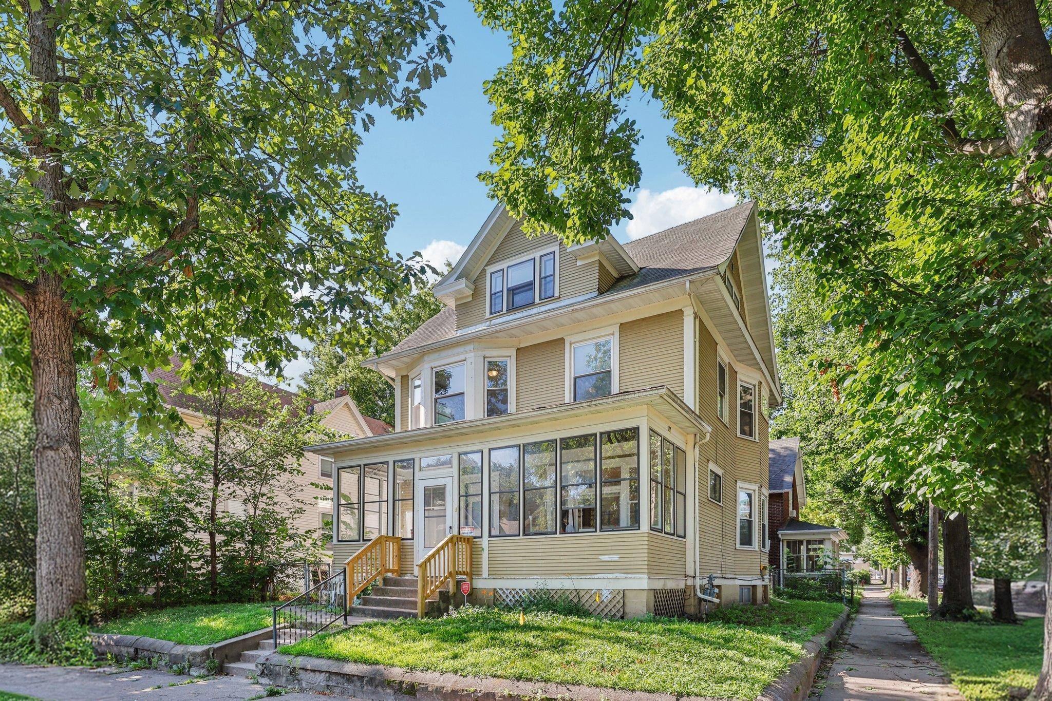 556 Charles AVE, Saint Paul, MN 55103
