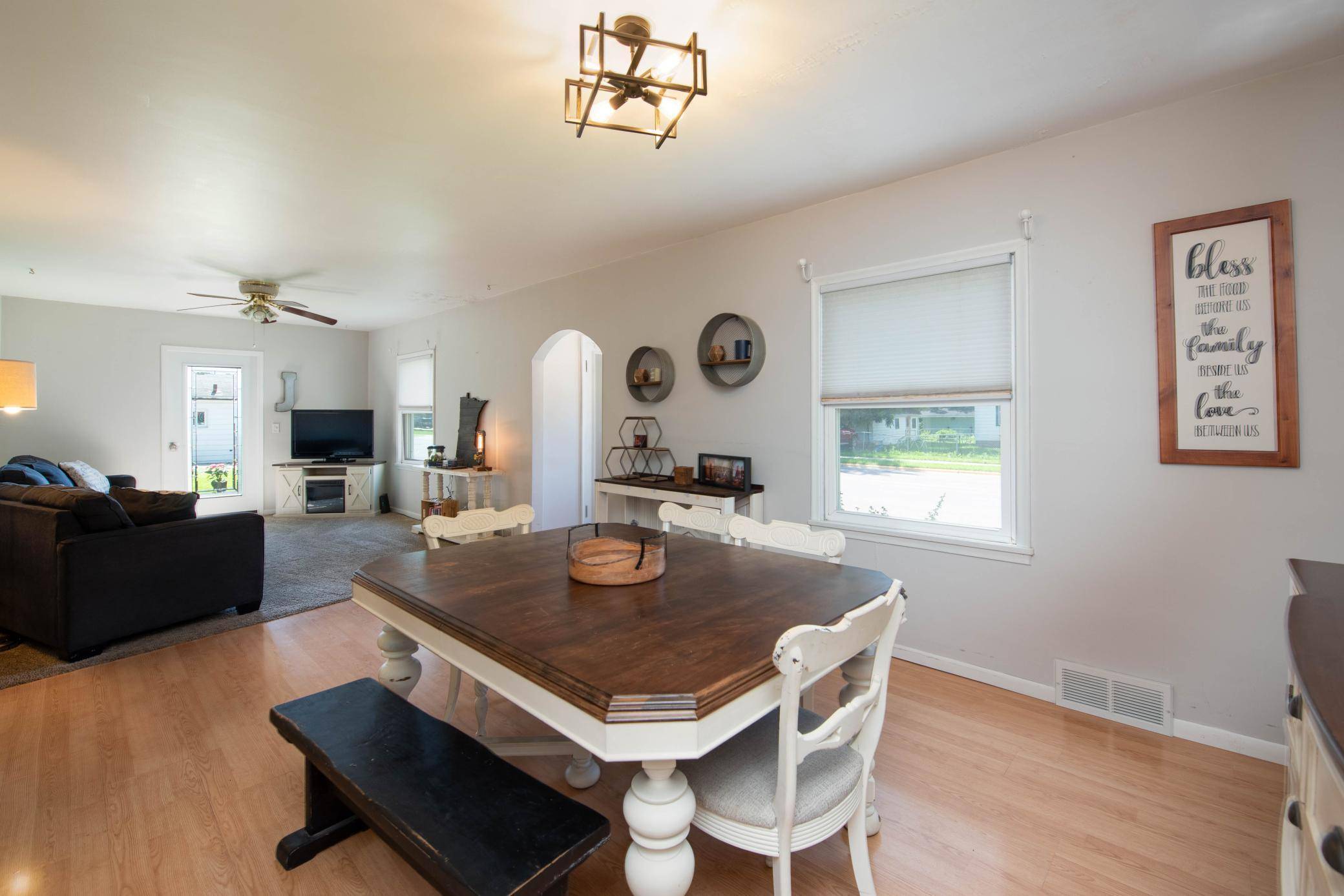 Mapleton, MN 56065,202 Silver ST E