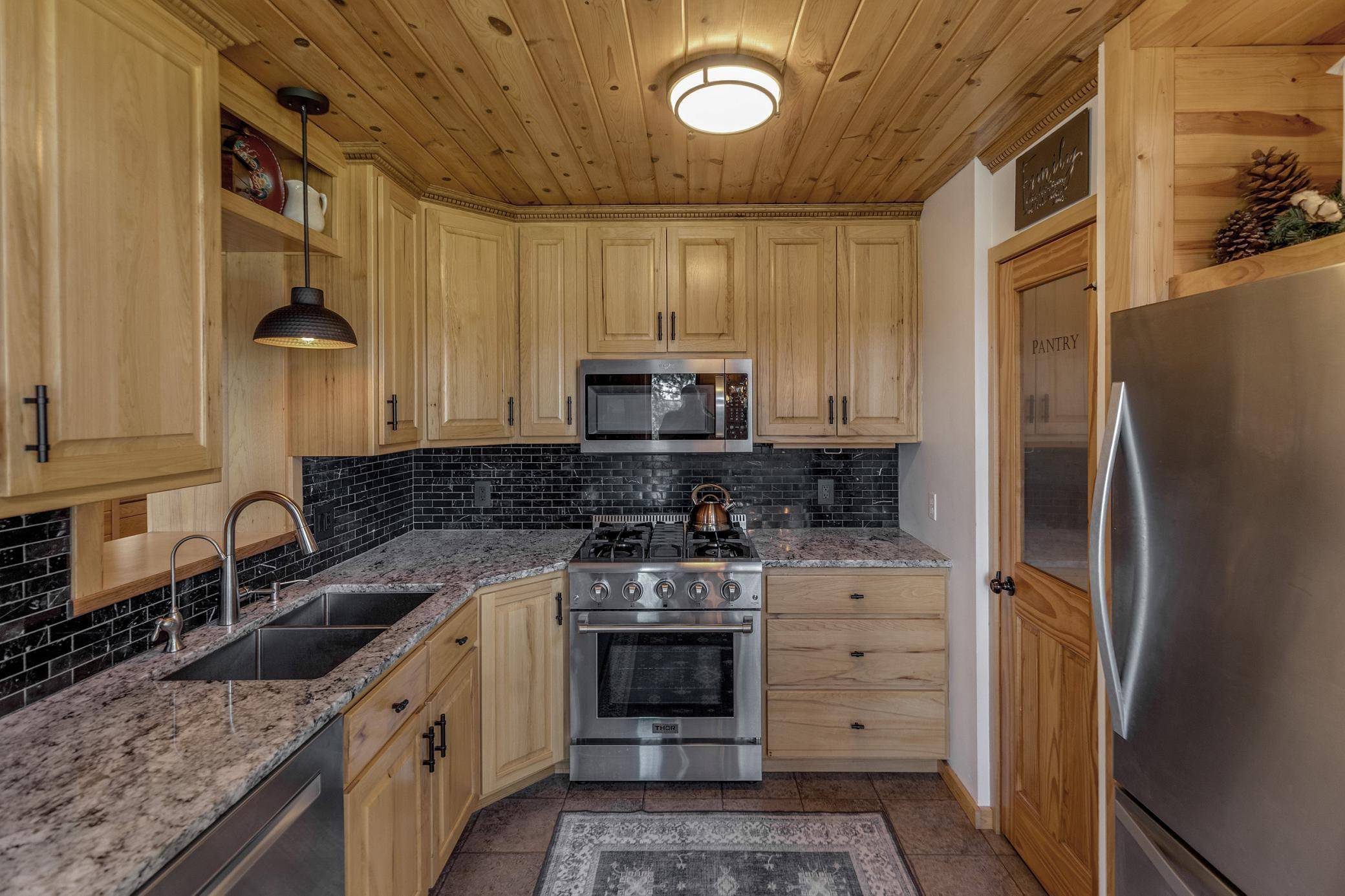 Nevis, MN 56467,20799 Floral LN