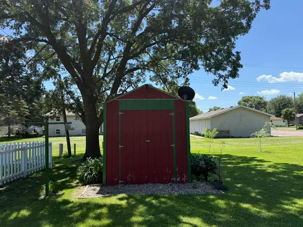 Wells, MN 56097,498 7th ST SW