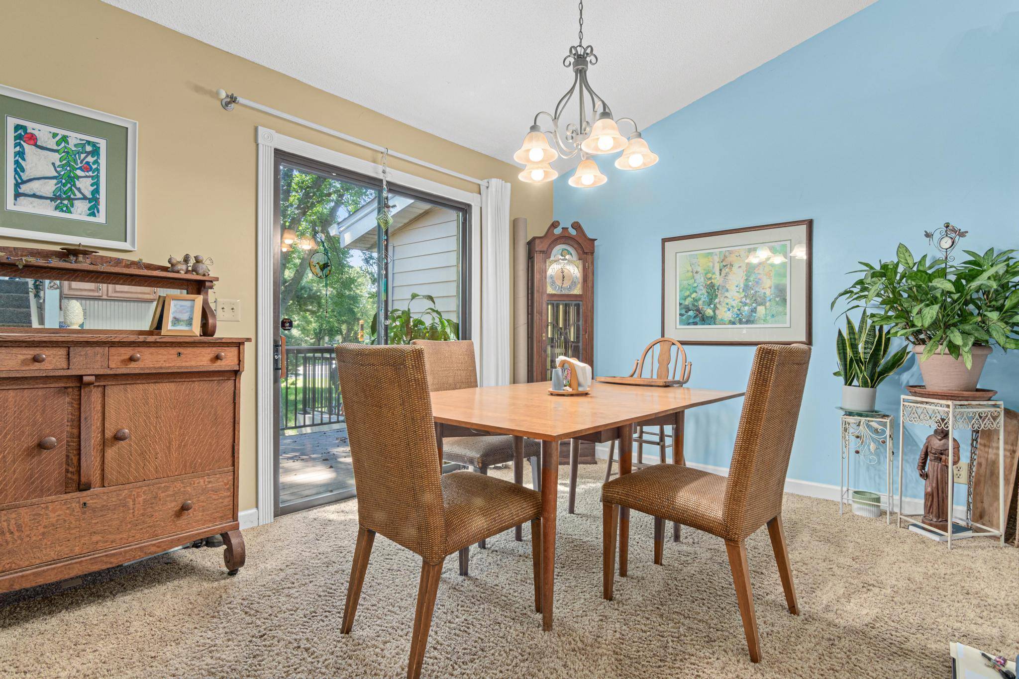 Eden Prairie, MN 55347,14202 Chestnut DR