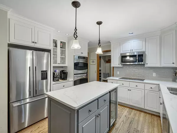 Lakeville, MN 55044,10245 183rd ST W