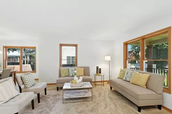 Saint Paul, MN 55104,726 Thomas AVE