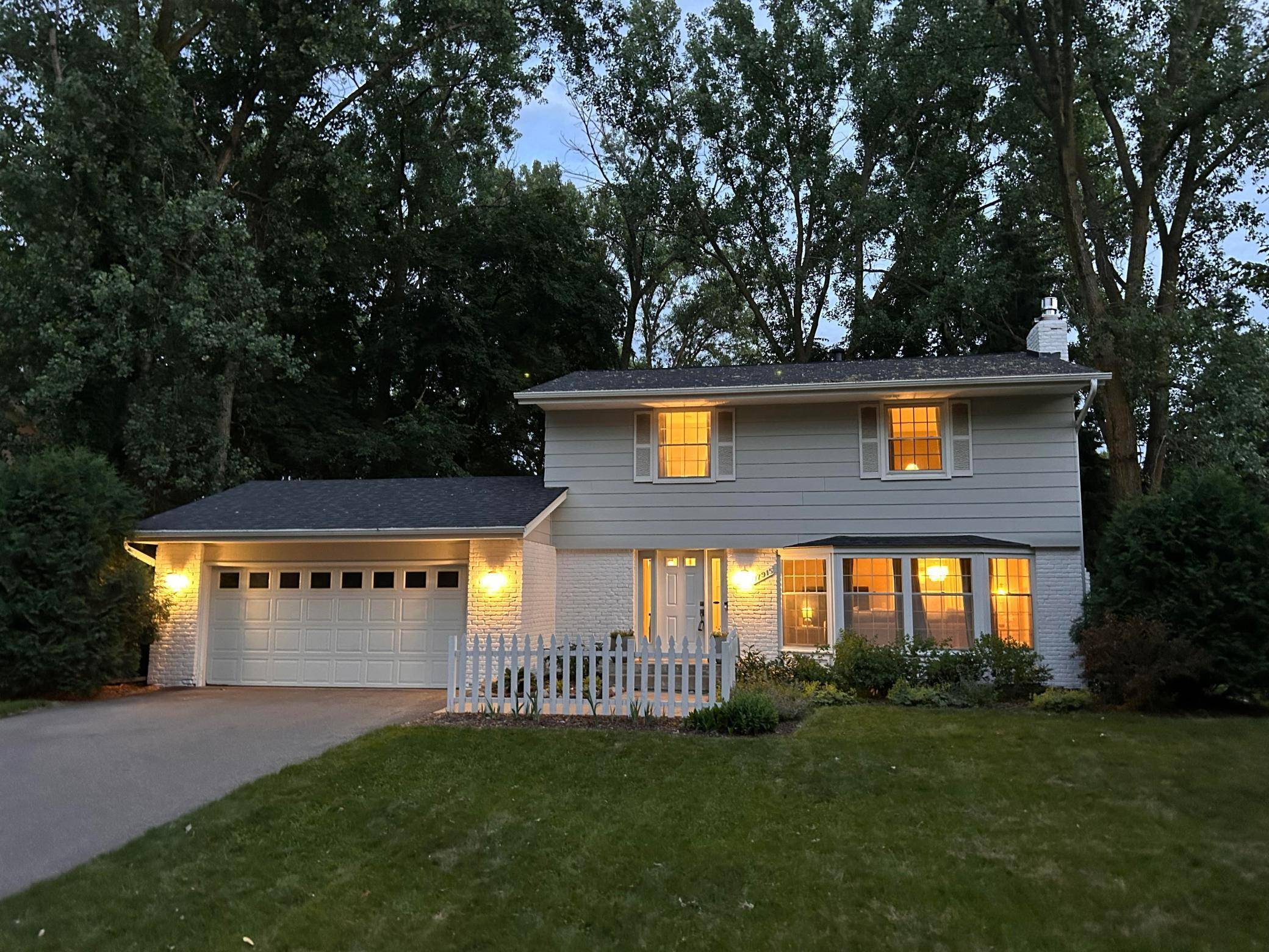 17915 18th CIR N, Plymouth, MN 55447