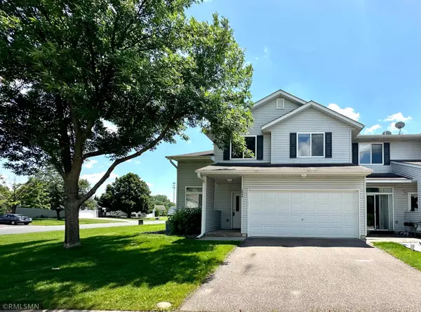 1844 Parkway AVE, Shakopee, MN 55379