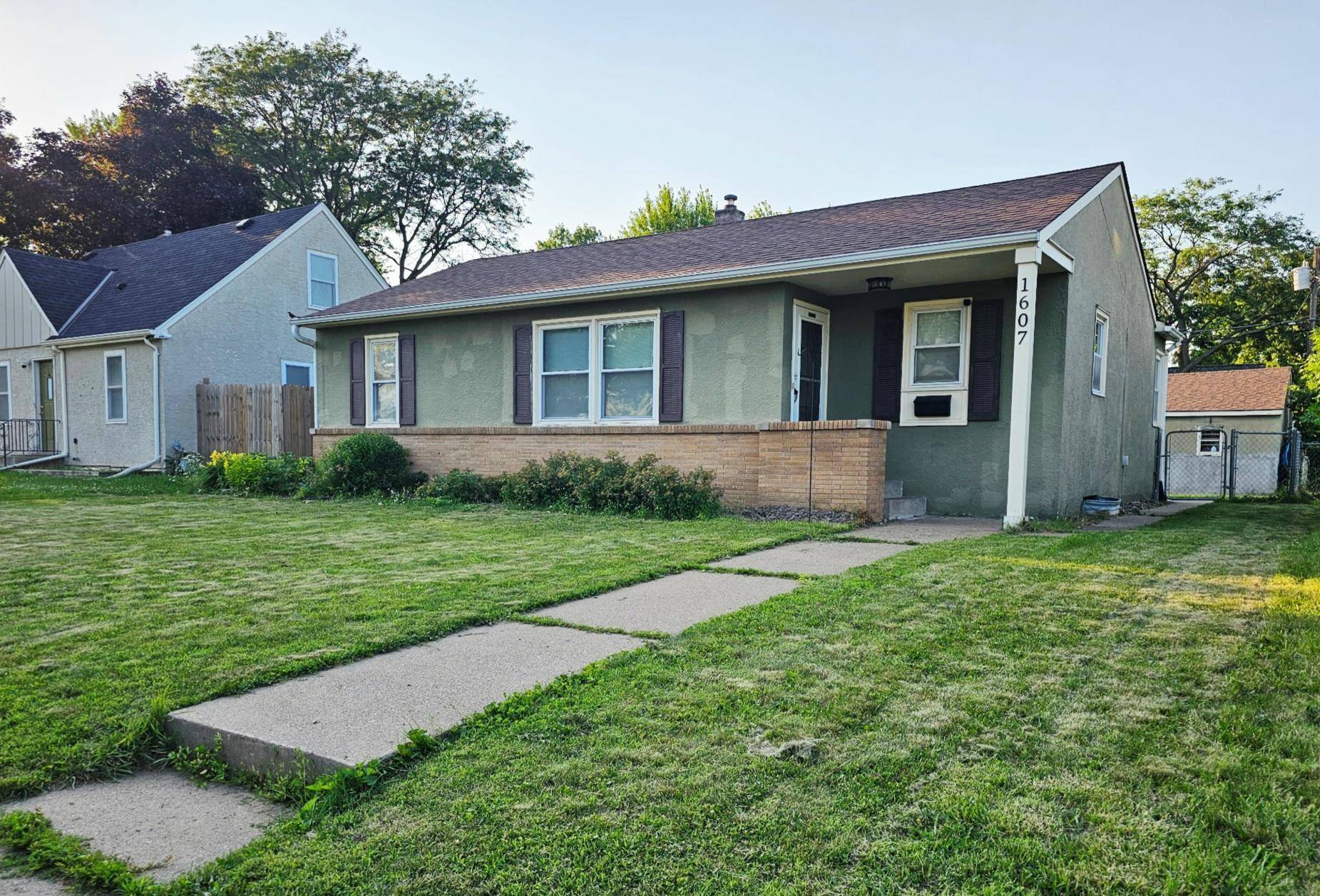 1607 Hoyt AVE E, Saint Paul, MN 55106