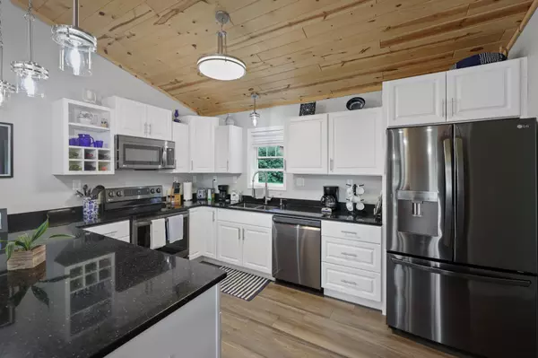 Aitkin, MN 56431,186 Bunker Hill LN