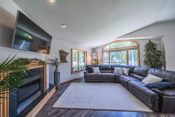Pelican Rapids, MN 56572,527 2nd AVE SE