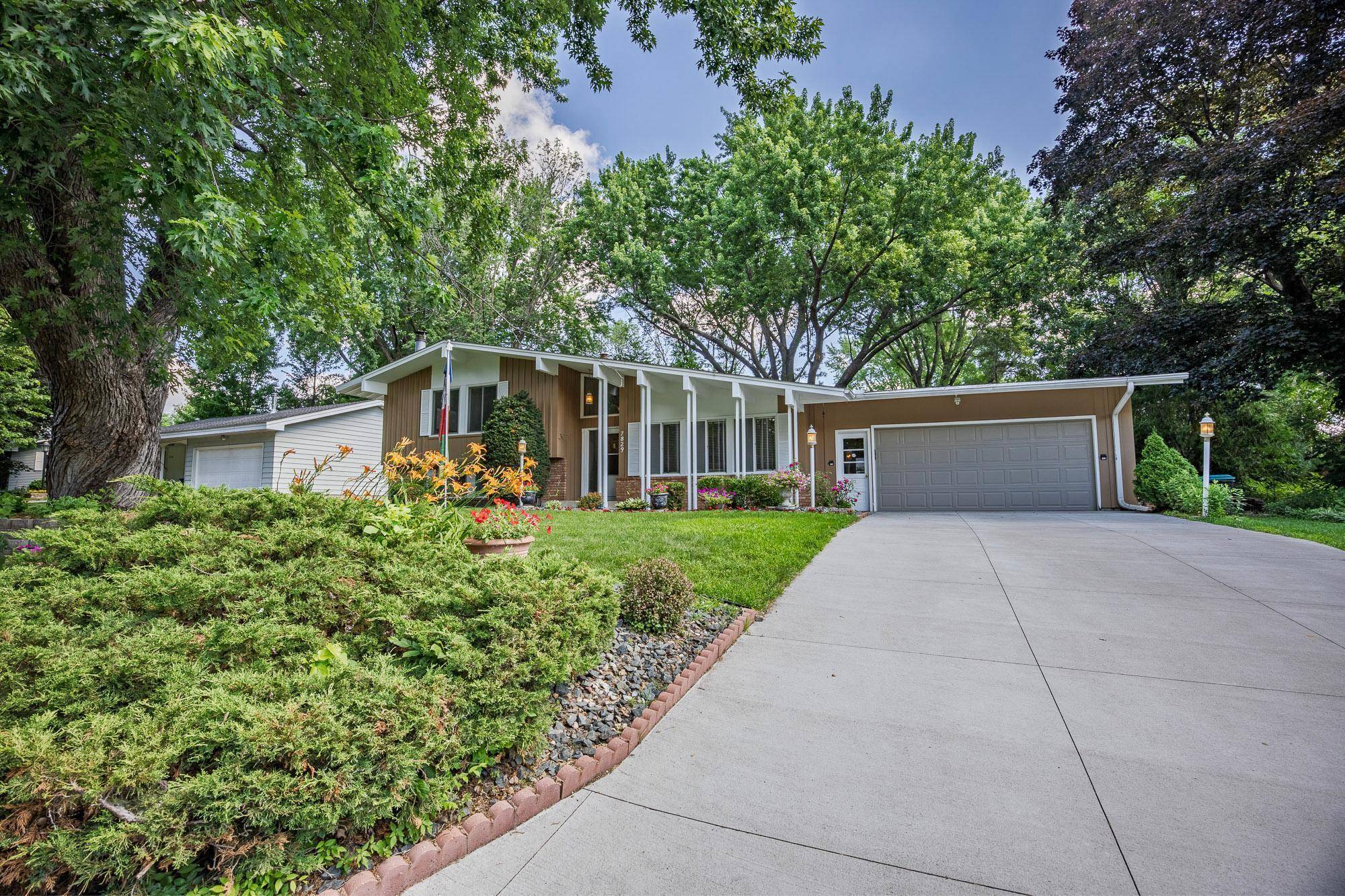 Fridley, MN 55432,7829 Alden WAY NE