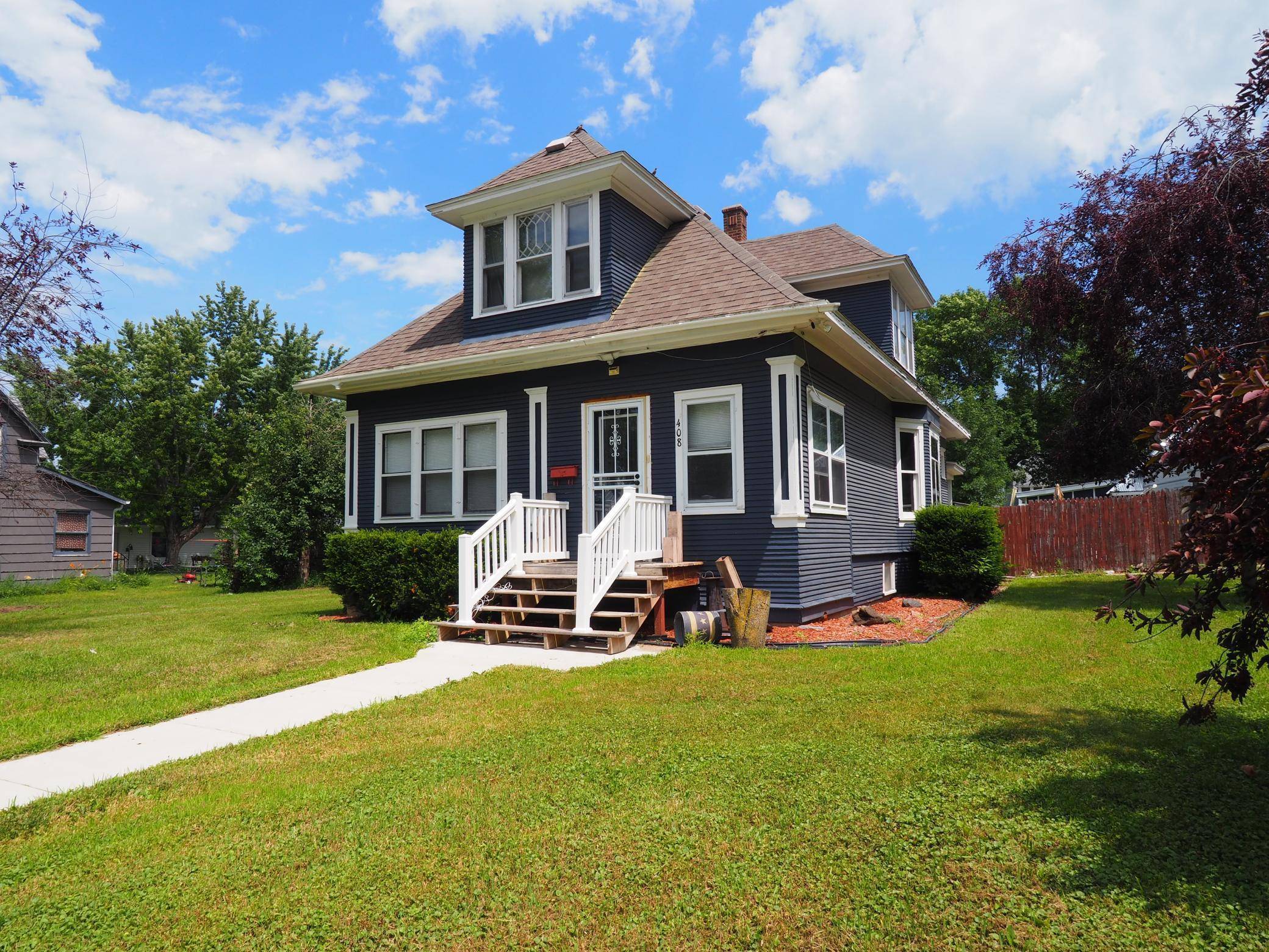 Fairfax, MN 55332,408 Park ST S