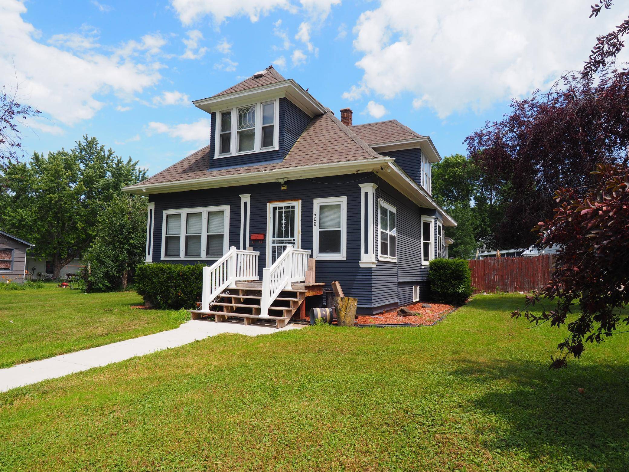 Fairfax, MN 55332,408 Park ST S