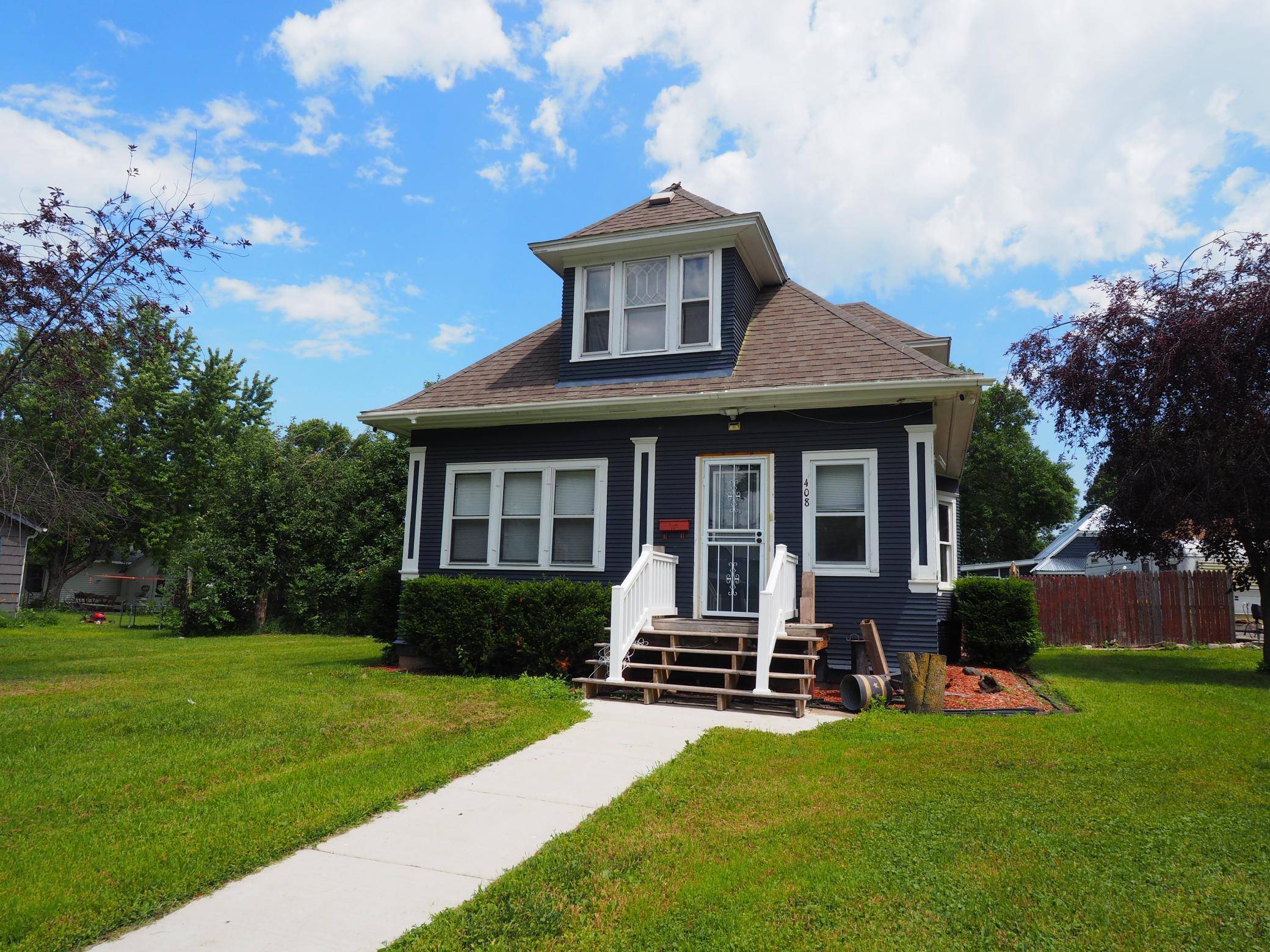 Fairfax, MN 55332,408 Park ST S