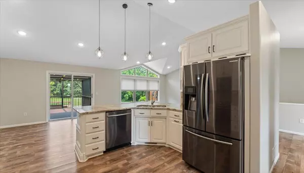 Albany, MN 56307,609 Augustana LN