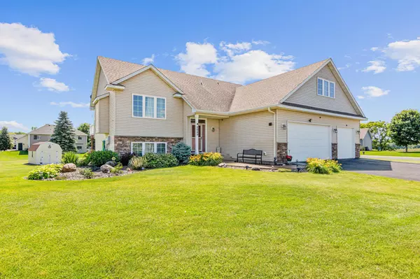 Chisago City, MN 55013,8649 Independence DR