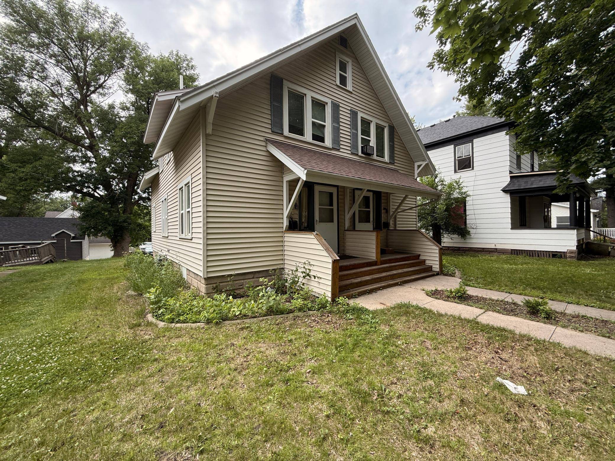 Montevideo, MN 56265,707 & 709 N 2nd ST