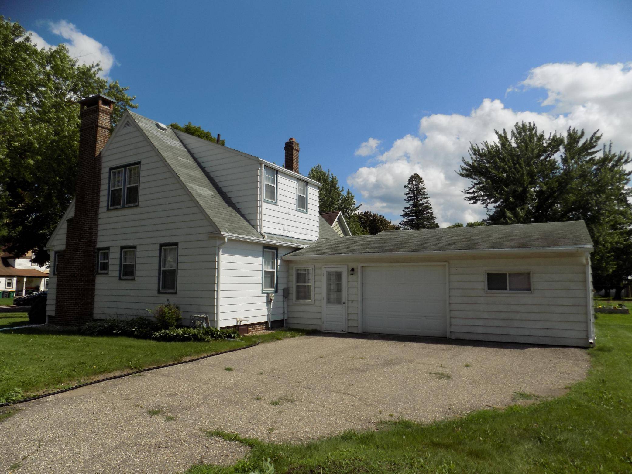 Lakefield, MN 56150,411 Bush ST