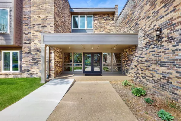 Saint Louis Park, MN 55426,450 Ford RD #217