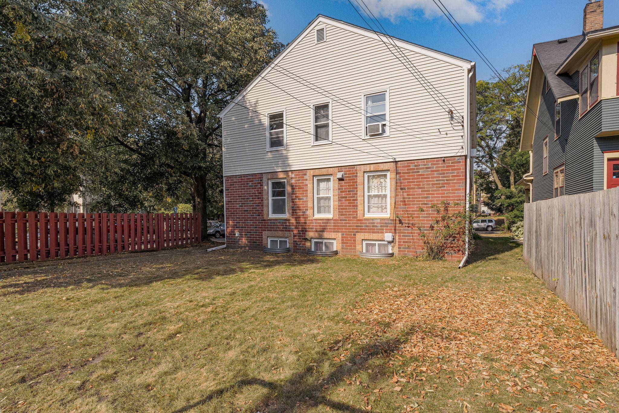 Saint Paul, MN 55104,1846 Portland AVE