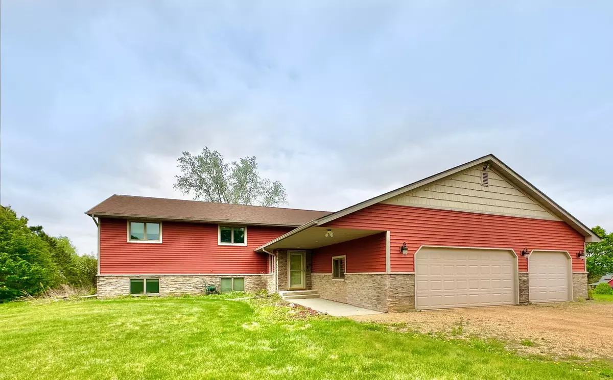 Hudson, WI 54016,1043 Labarge RD