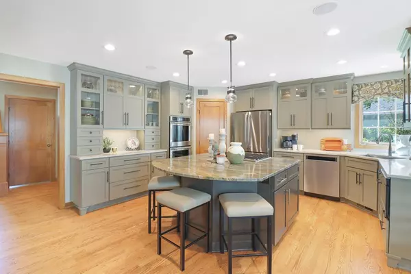 Vadnais Heights, MN 55127,3309 Nathaniel CT