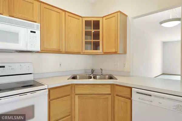 Shakopee, MN 55379,716 Regent DR