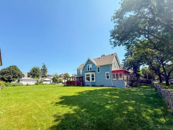 Saint Paul, MN 55106,989 Conway ST