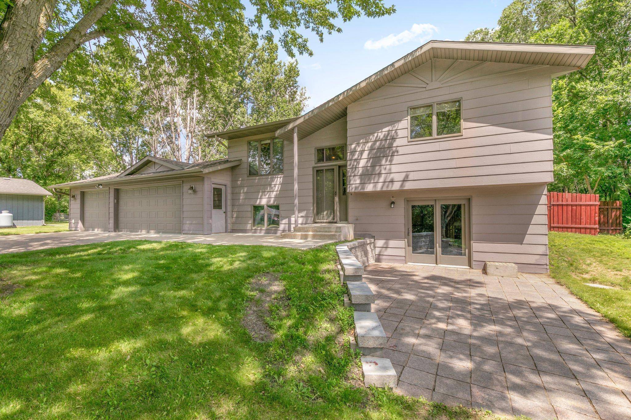 Cold Spring, MN 56320,615 3rd ST S