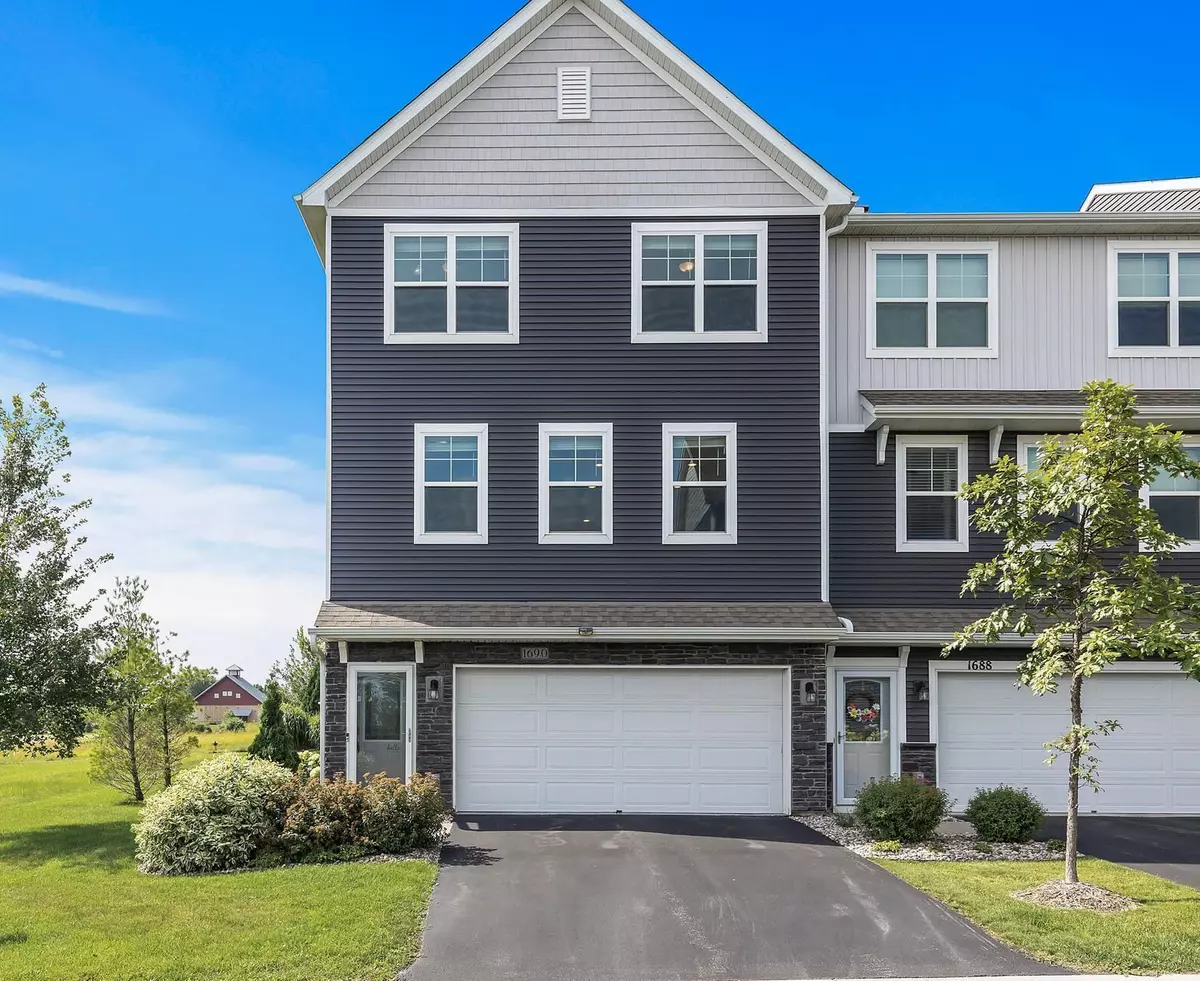Shakopee, MN 55379,1690 Windigo LN