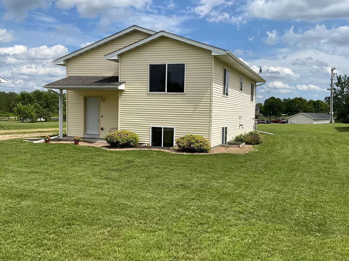 Henning, MN 56551,208 2nd ST