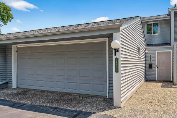 2720 Mackubin ST, Roseville, MN 55113