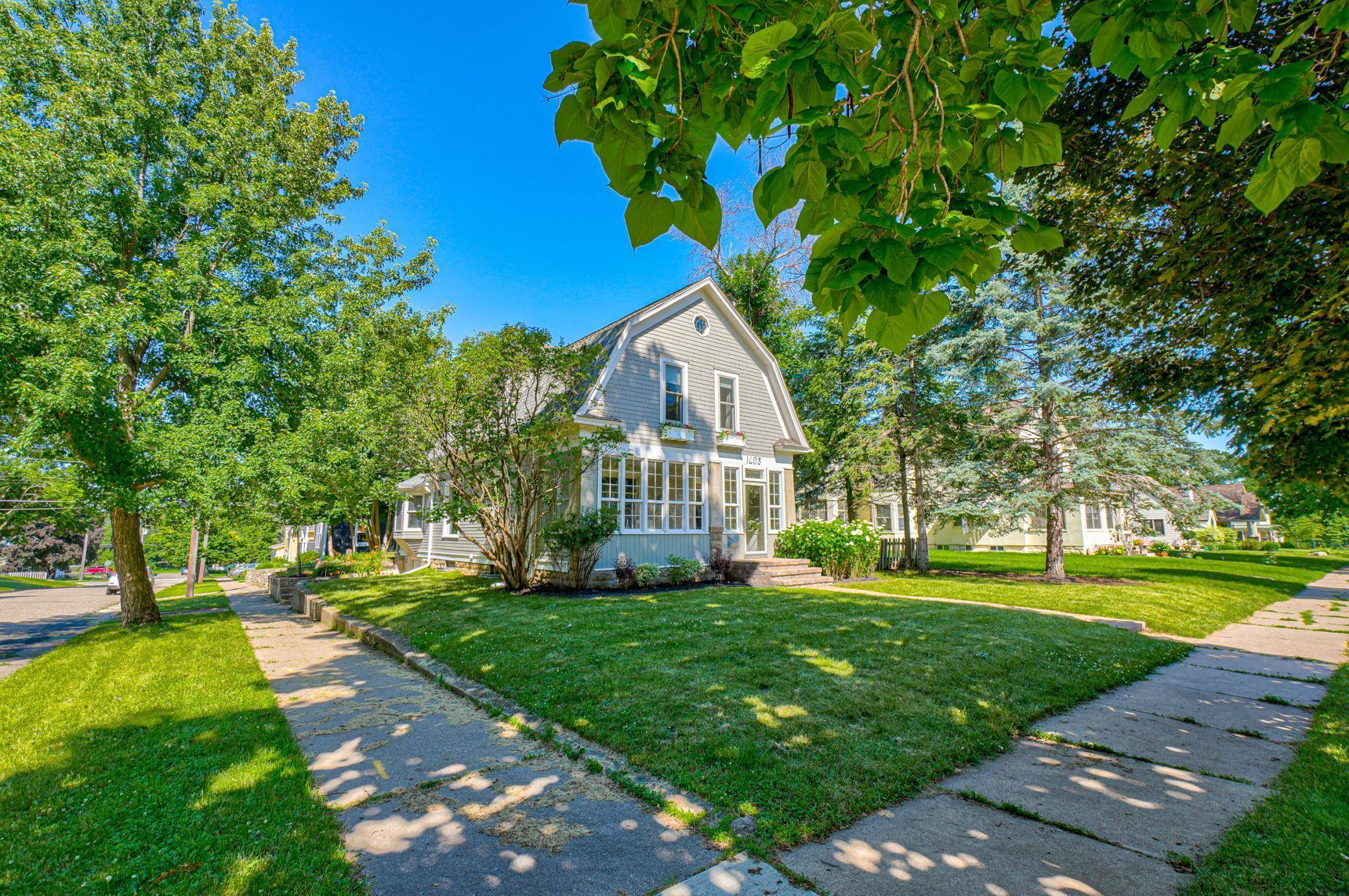 Hudson, WI 54016,1403 3rd ST