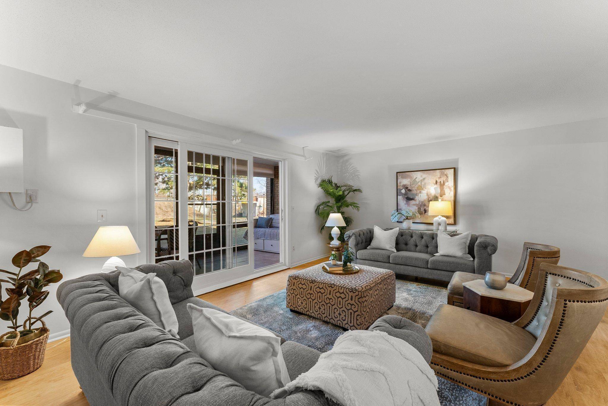 Edina, MN 55436,4380 Brookside CT #103