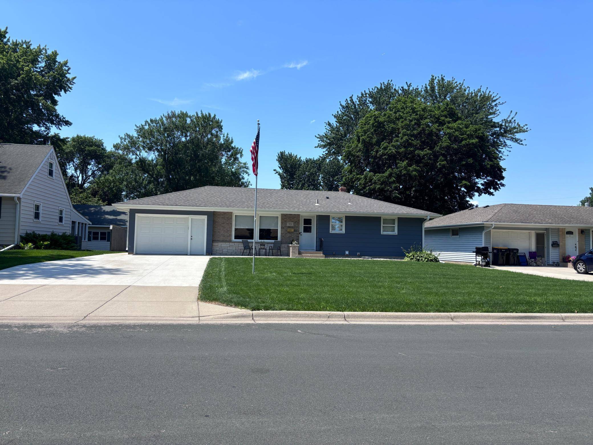 952 Scott ST S, Shakopee, MN 55379