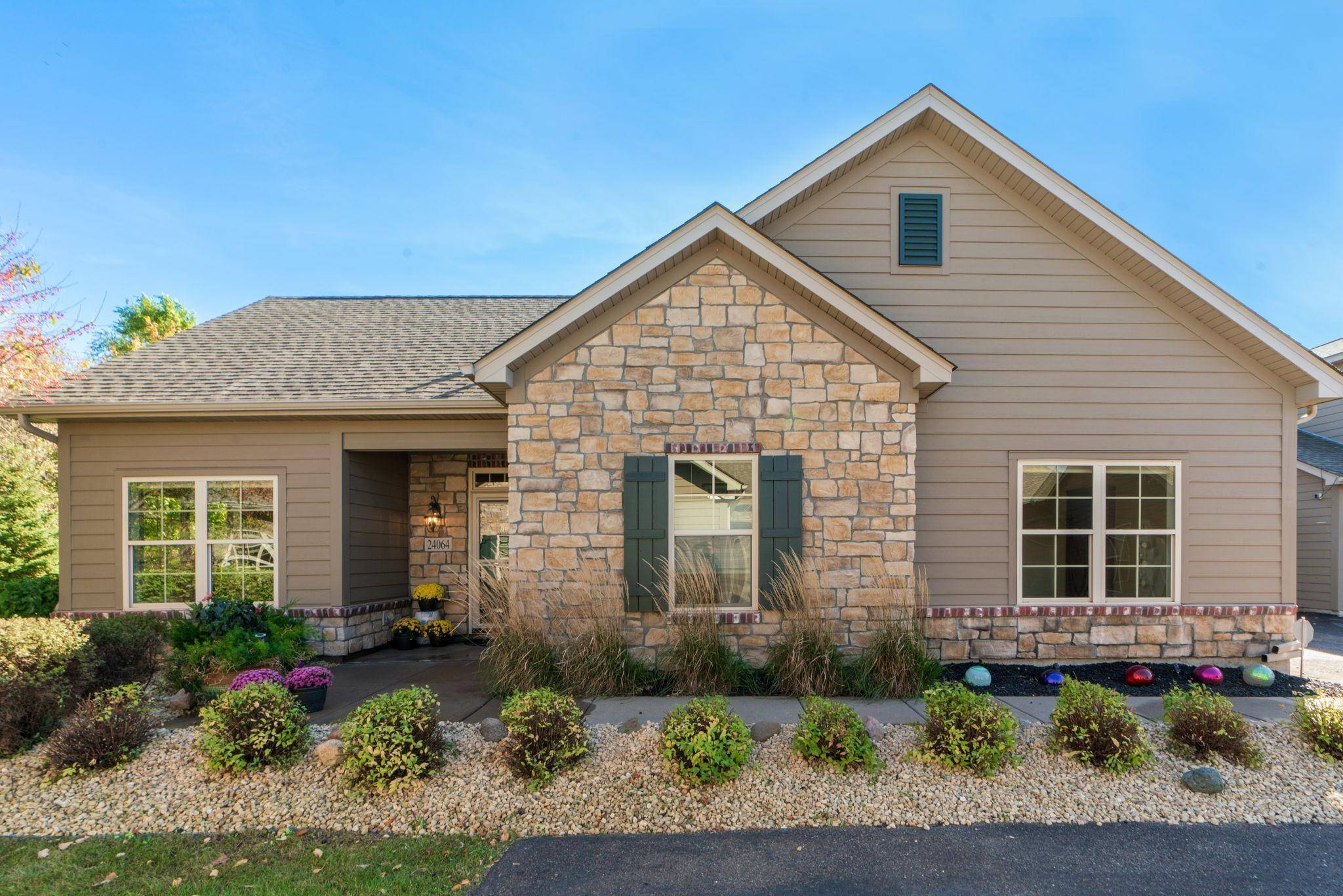 24064 Rivers Edge RD, Rogers, MN 55374