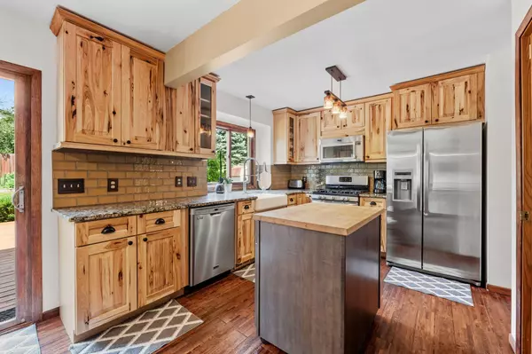 Prior Lake, MN 55372,14121 Shore LN NE