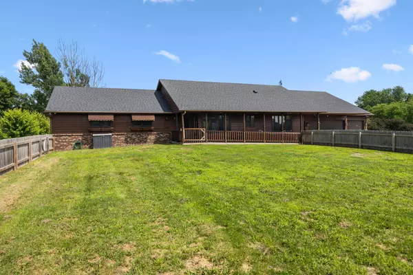 1410 Rosewood LN, Sauk Rapids, MN 56379