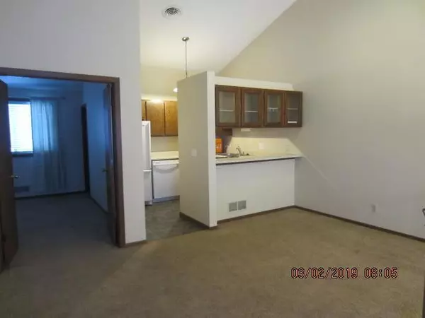 Saint Paul, MN 55114,2323 Territorial RD